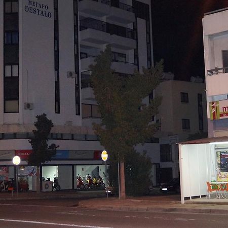Destalo Court Larnaca Apartment Exterior foto